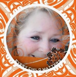 Meet your Posher, Lorraine